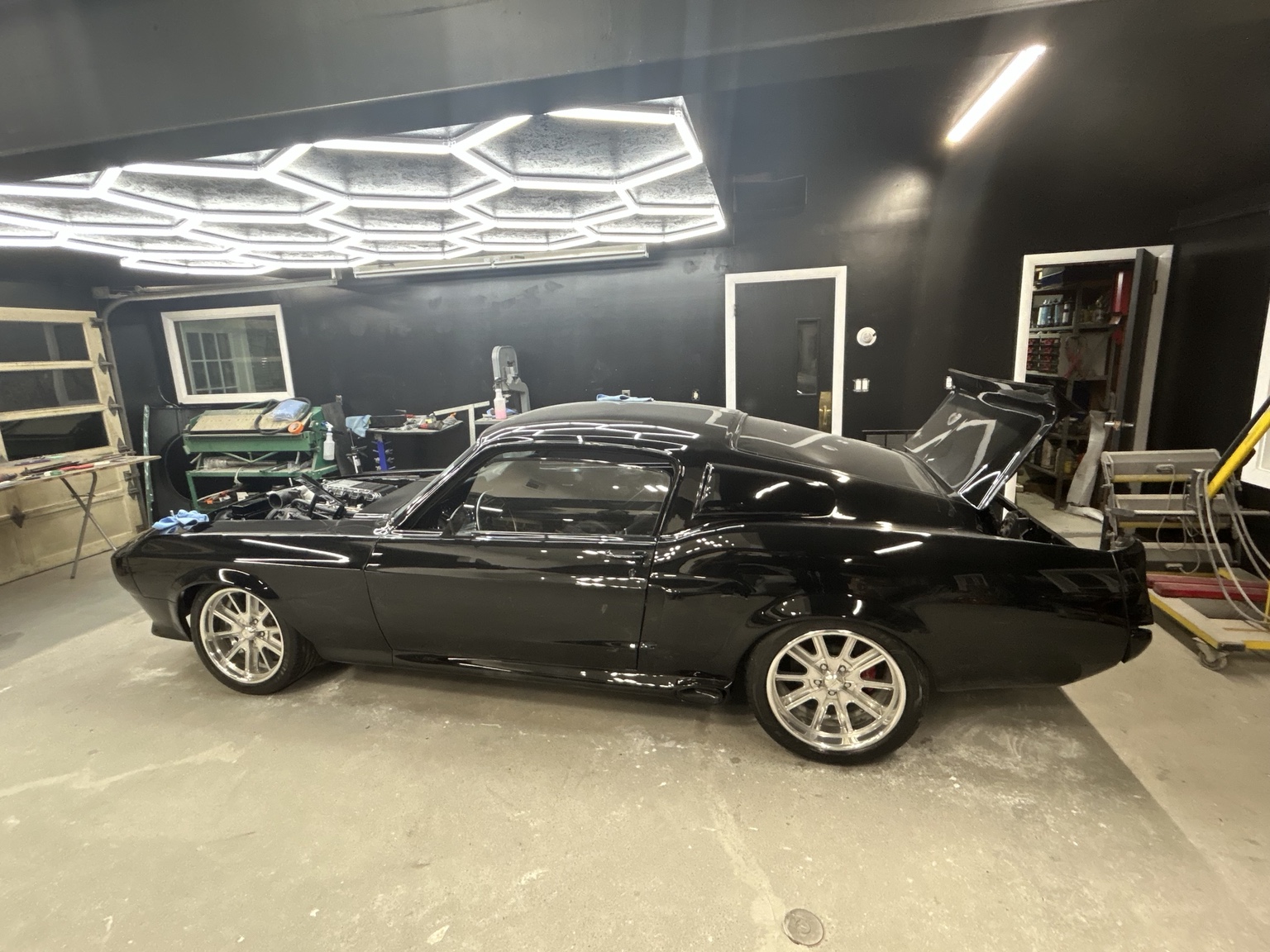 Paint and assembly phase in the workshop
